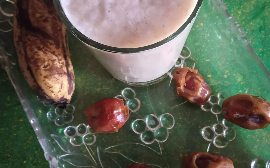 Banana Date Milkshake