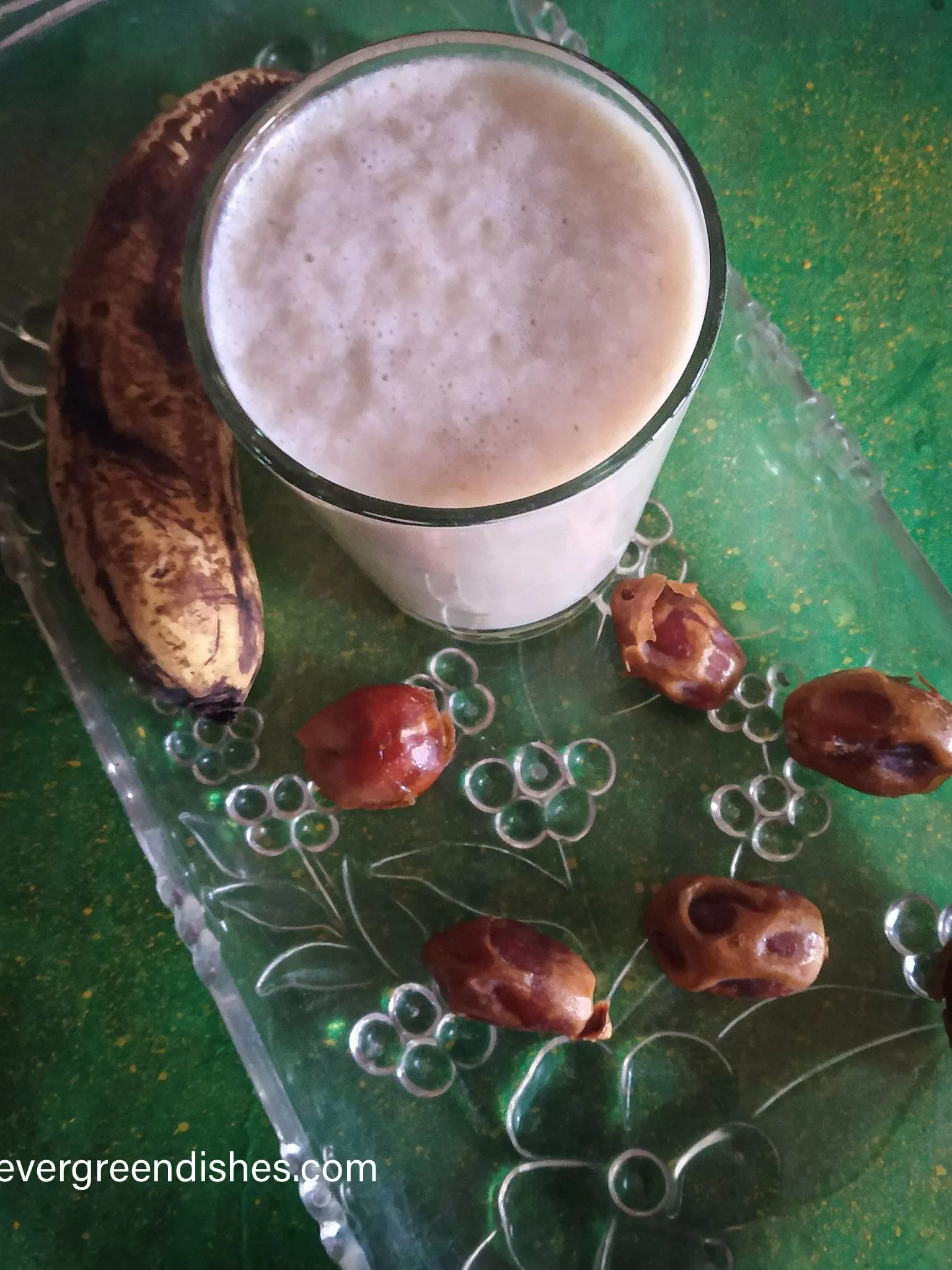 baanana date milkshake