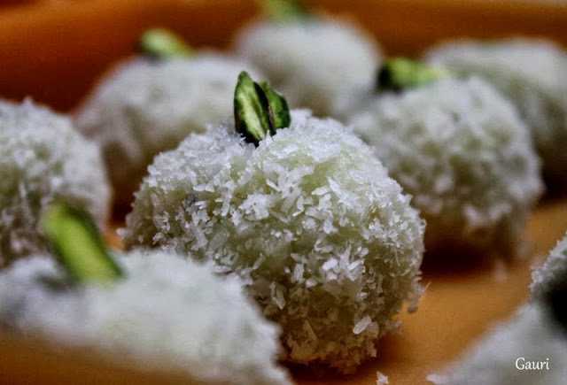 coconut ladoos
