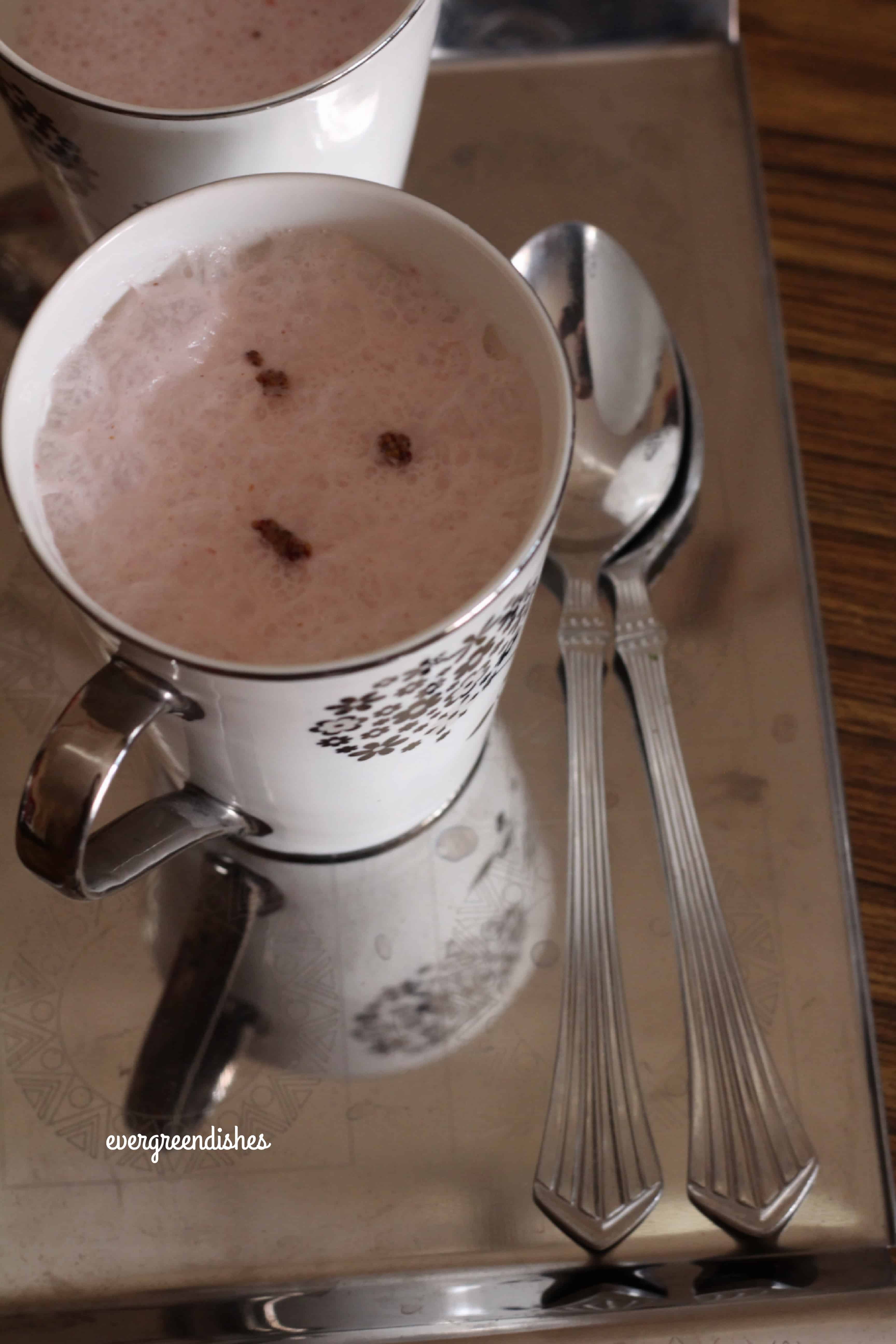 Low calorie strawberry milkshake/ healthy strawberry milkshake