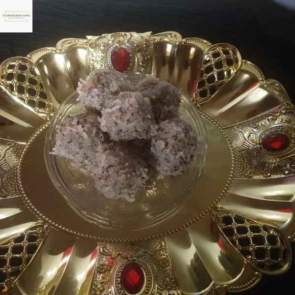 Coconut Ladoo Recipe ( Nariyal Ladoo)